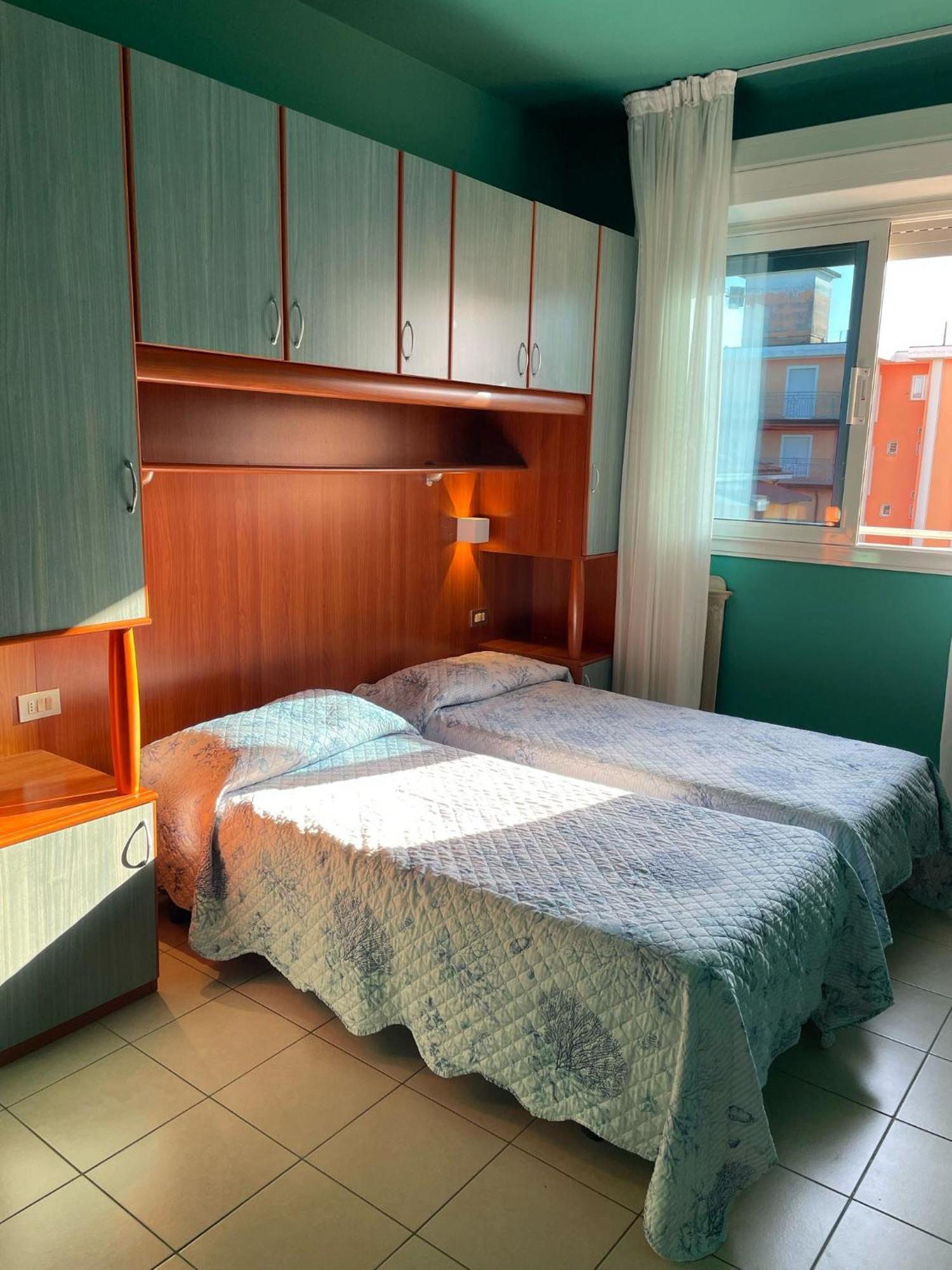 Hotel Portofino Lido di Jesolo Exteriör bild