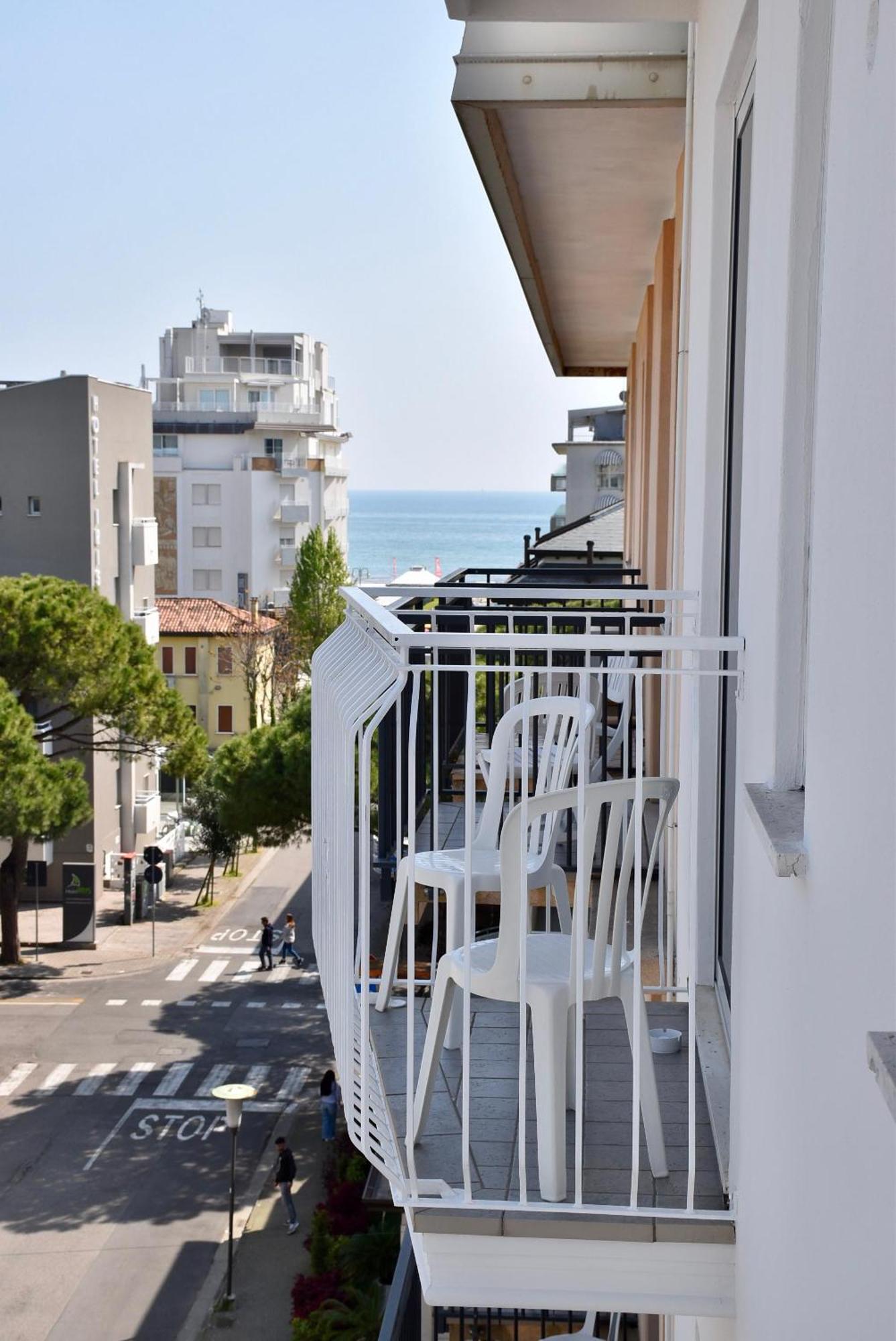 Hotel Portofino Lido di Jesolo Exteriör bild